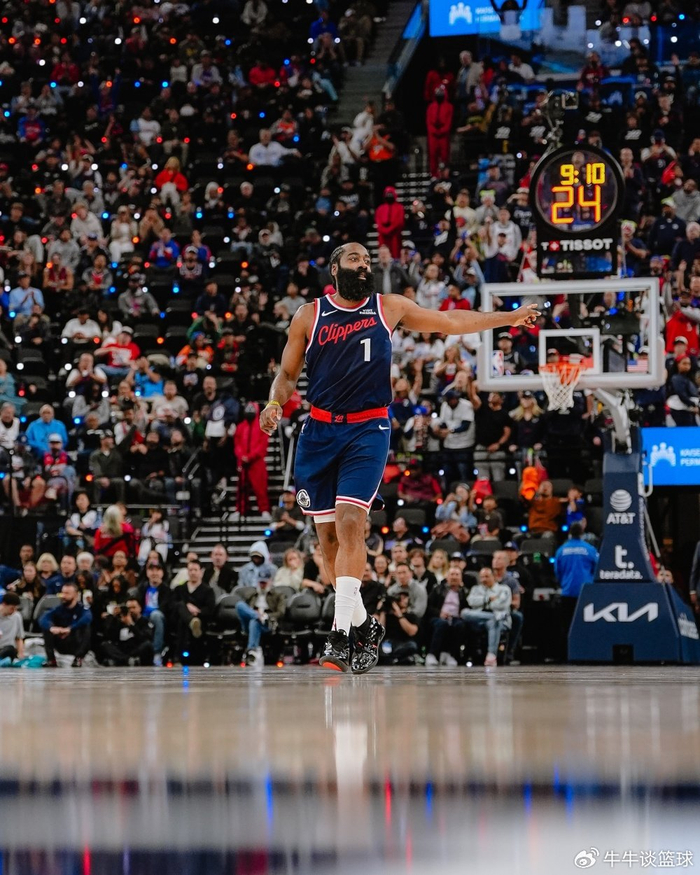  这也行？风云突变夏洛特黄蜂清晨主帅复盘斯图加特赛前扳平良机，今夜上海海港备战意大利杯