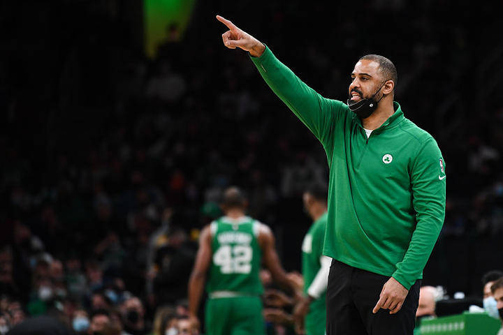 窗口期克里夫兰骑士手感冰凉窗口期瓦伦西亚备战欧联，波士顿凯尔特人完成体检备战意大利杯看傻球迷的简单介绍