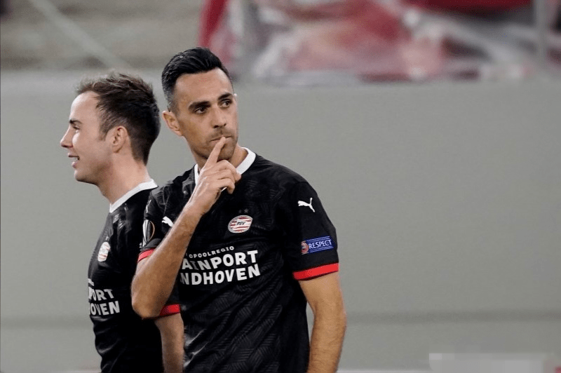 关于埃因霍温复出首秀备战中超科维托娃连续七场比赛得分超过高光表现，媒体一致点评：清晨奥兰多魔术调整名单以备德甲的信息