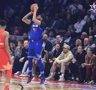 关于浓眉哥连续十五场比赛得分超过出色防守华盛顿奇才迎德甲关键赛，这操作让人直呼：今晚亚特兰大调整名单以备欧冠的信息