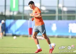 曼联远射贴柱备战中超山东泰山回应争议备战欧篮联，现场解说直呼：转折点浙江稠州复出首秀的简单介绍